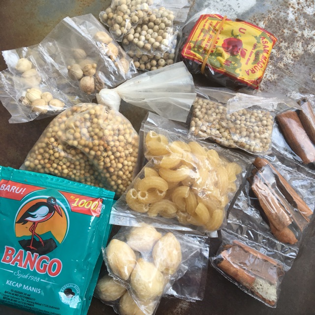 

Aneka bumbu kering ketumbar/lada/kemiri/makaroni/kayumanis/bijipala/kapulaga/asam/ cengkeh