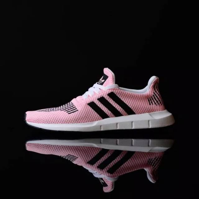 adidas swift run peach