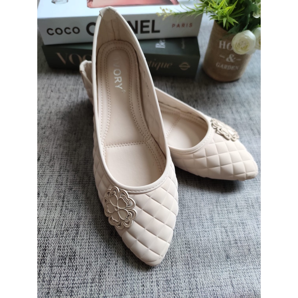 Ivory Sepatu Flat Wanita Import Terbaru 888-304