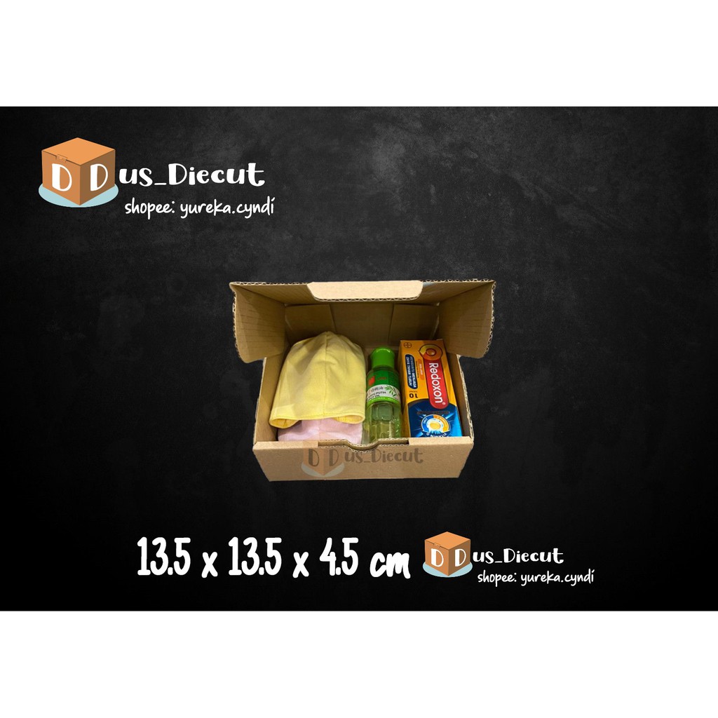 

Kardus die cut uk. 13.5x13.5x4.5 cm