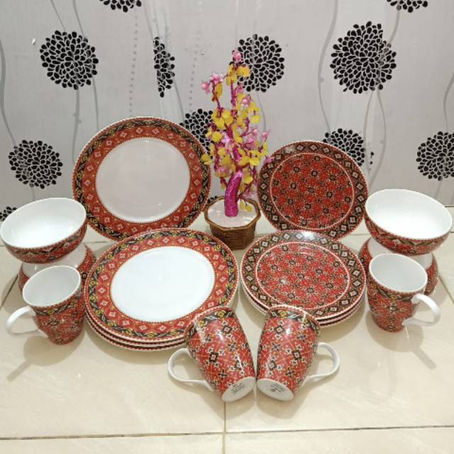 Piring makan dinner set sango motif maroon