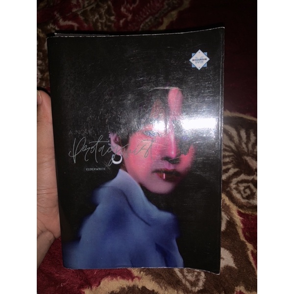 

Fanbook "PROTAGONIST" karya Elderwrite