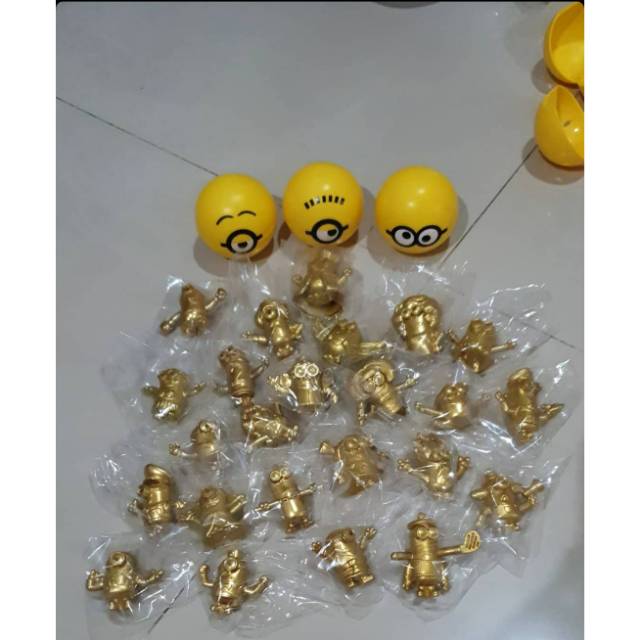 gold minion in happy meal
