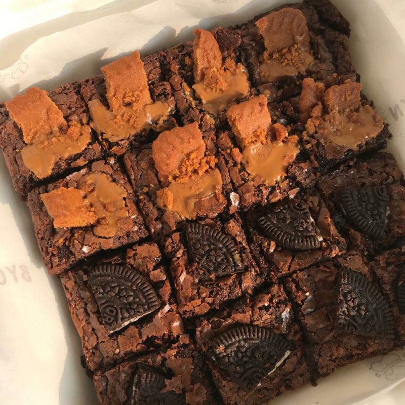 

MIX Fudgy Brownies | by.clyn