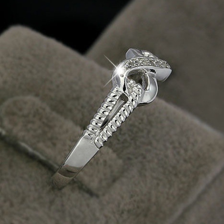 Cincin Berlian 925 Silver Desain 8 Karakter Bahan Stainless Steel Untuk Aksesoris Wanita