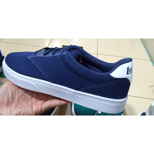 League by legas//RALEIGH//bluedarkwhite//original