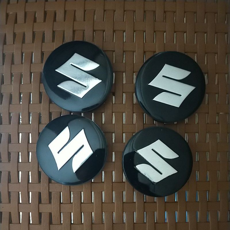 dop roda tutup velg mobil suzuki Avp