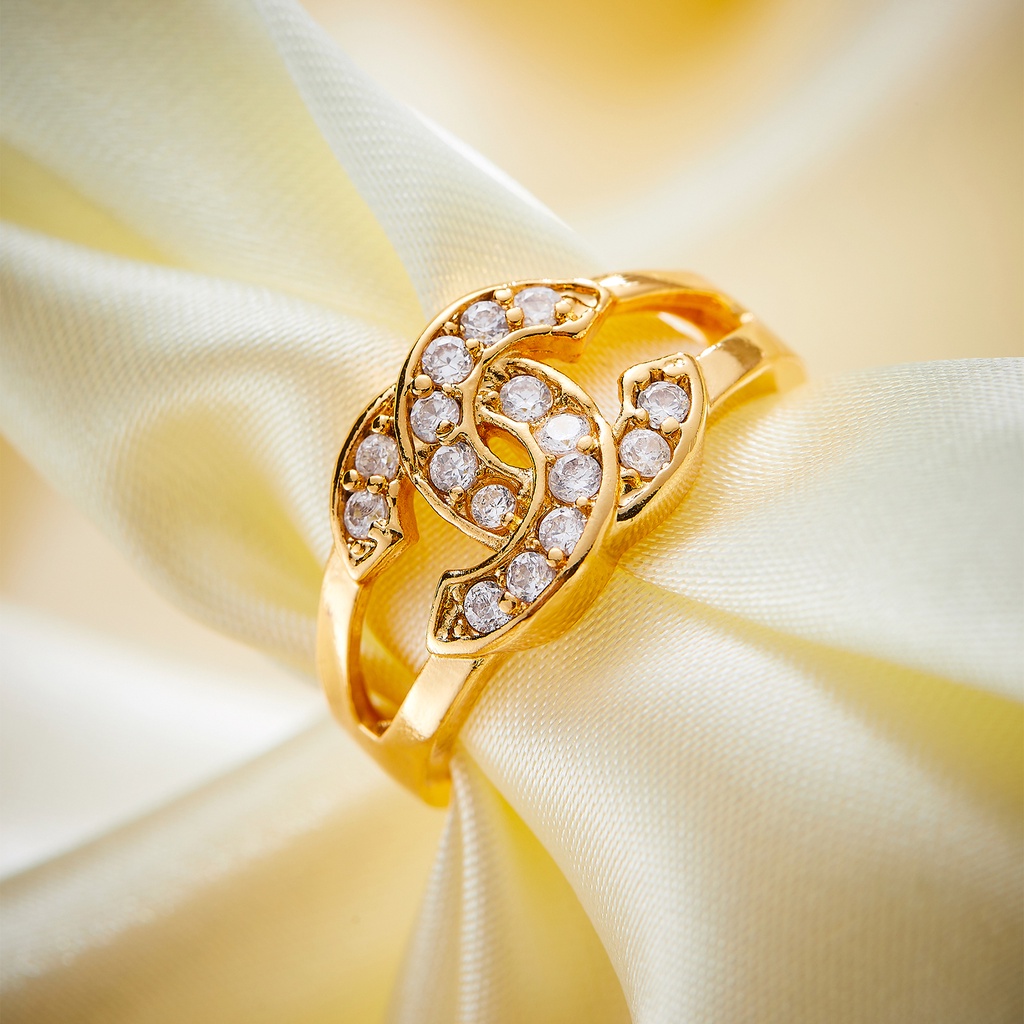 Lavish Jewelry 50J Cincin Titanium Wanita Emas Muda Anti Karat Asli Silver Emas Couple Dewasa Dan Luntur