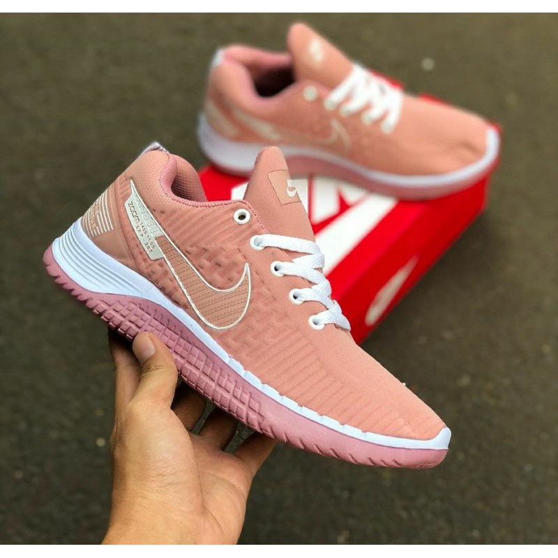 Sepatu sneakers wanita Nike Zoom sepatu Running warna Sepatu sneakers wanita Nike Zoom sepatu Running warna