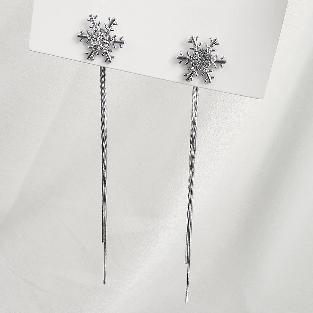 Anting Stud 925 Silver Needle Desain Snowflake Aksen Berlian Rumbai Serbaguna Untuk Natal