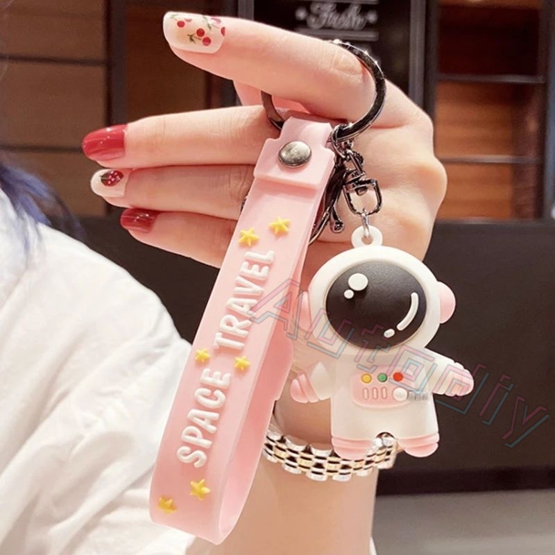 Kartun Luar Angkasa Astronot Roket Planet Gantungan Kunci Lucu 3D Spaceman Figure Lanyard Cosmonaut Keyrings Silicone Trinket Props Bag Doll Key