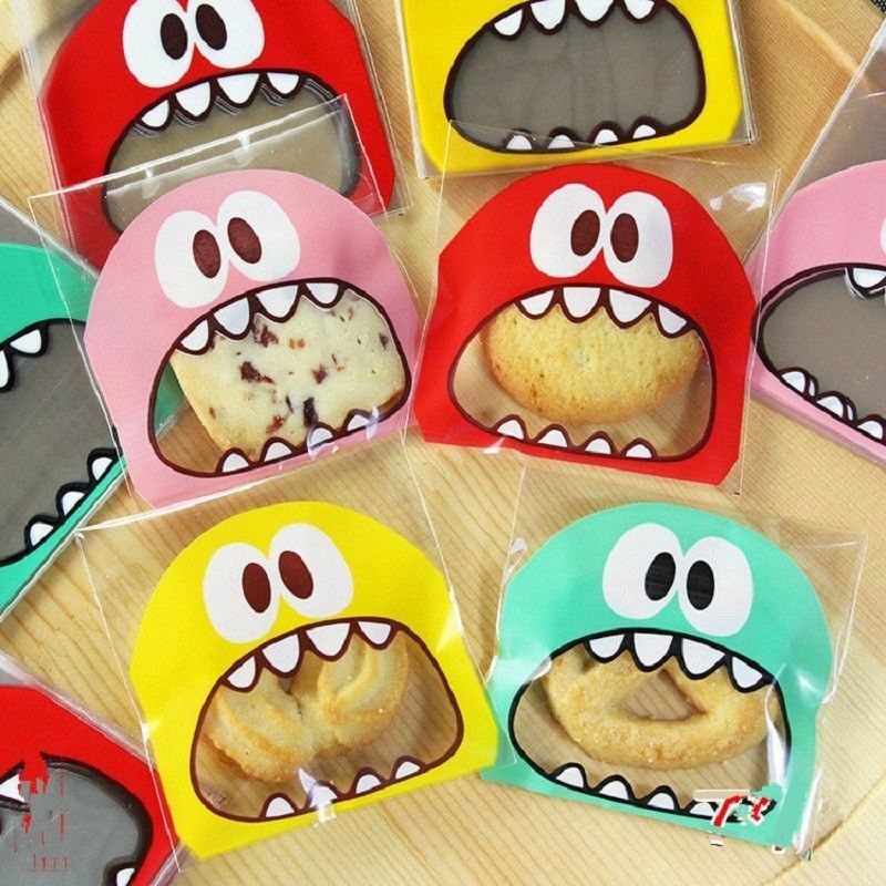 100 Pcs Kantong Kemasan Kue / Permen / Biskuit Motif Monster Dengan Perekat Untuk Perlengkapan Pesta Ulang Tahun