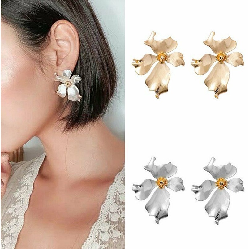 Anting Giwang Simple Model Bunga untuk Wanita Korean Style (Takota 010)