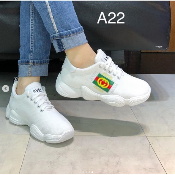 Sepatu Sneakers A22