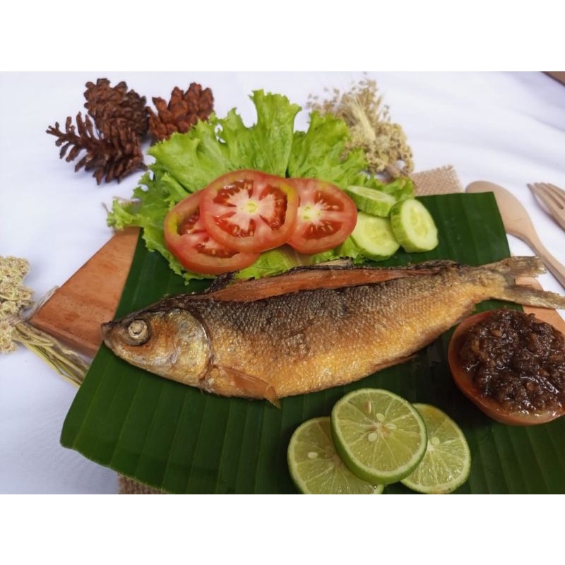 

Bandeng Presto Juwana free sambal