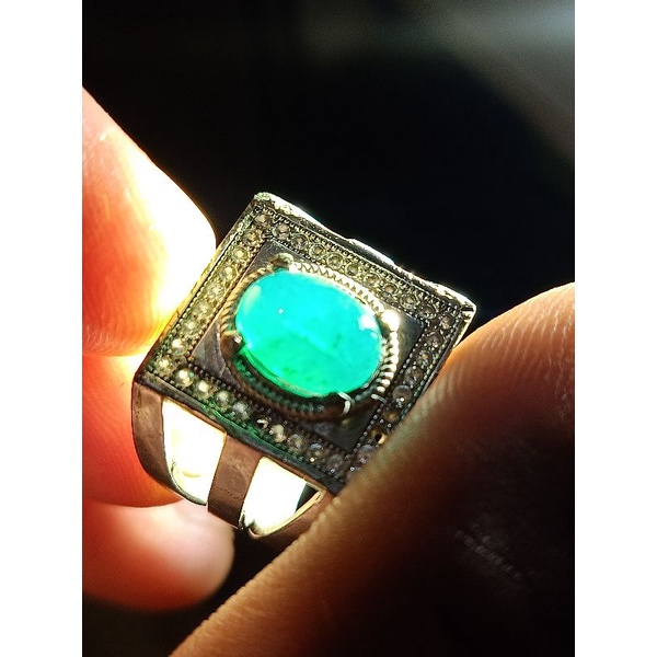Cincin bacan doko kristal giwang