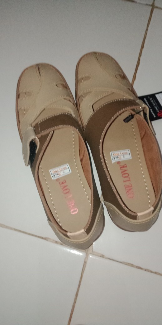 Sepatu Unik Paling Laris Nyaman Dan Ramah Di Kantong Best Seller