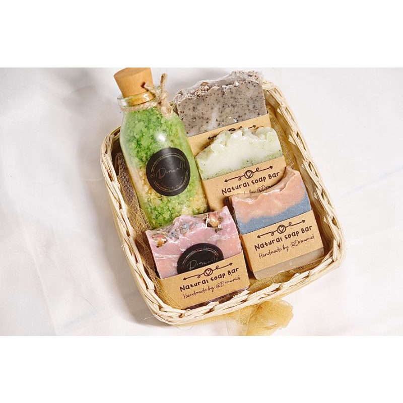 

Hampers 5