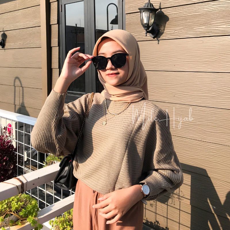 TIARA BLOUSE KNIT /OVERSIZE BATWING RAJUT/ ATASAN RAJUT WANITA TREND