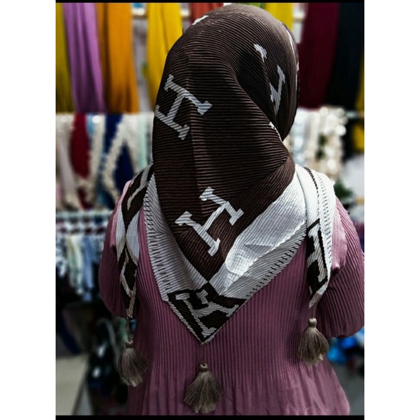 Hijab Segi Empat Plisket Jambul Motife Branded