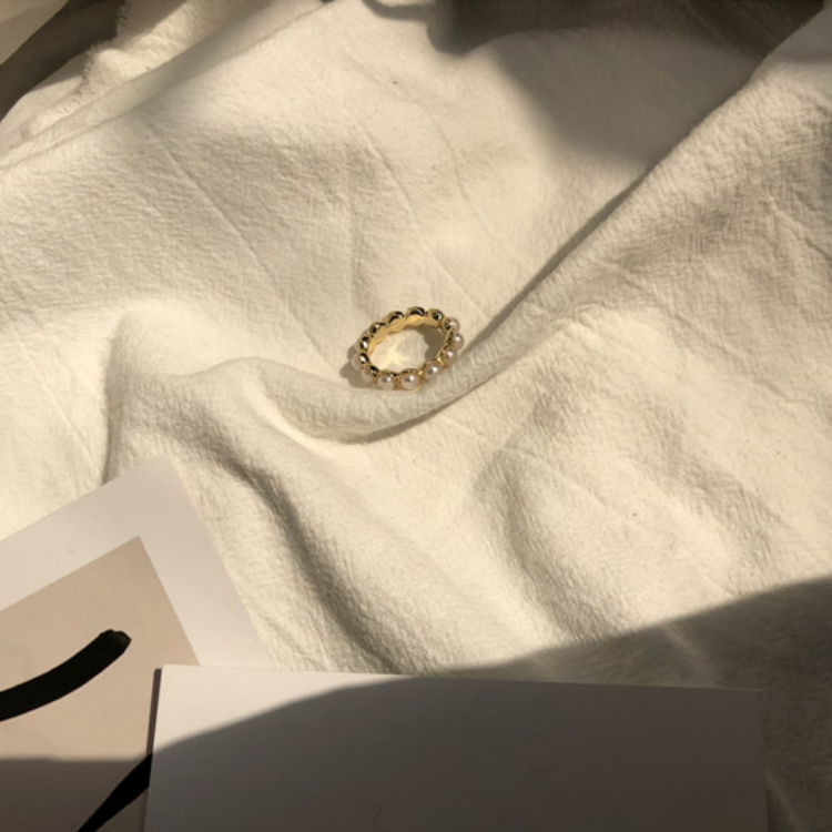 Aksesoris fashion wanita versi Korea dari temperamen sederhana manis dan serbaguna cincin mutiara berkualitas tinggi hadiah pasangan pacar ring