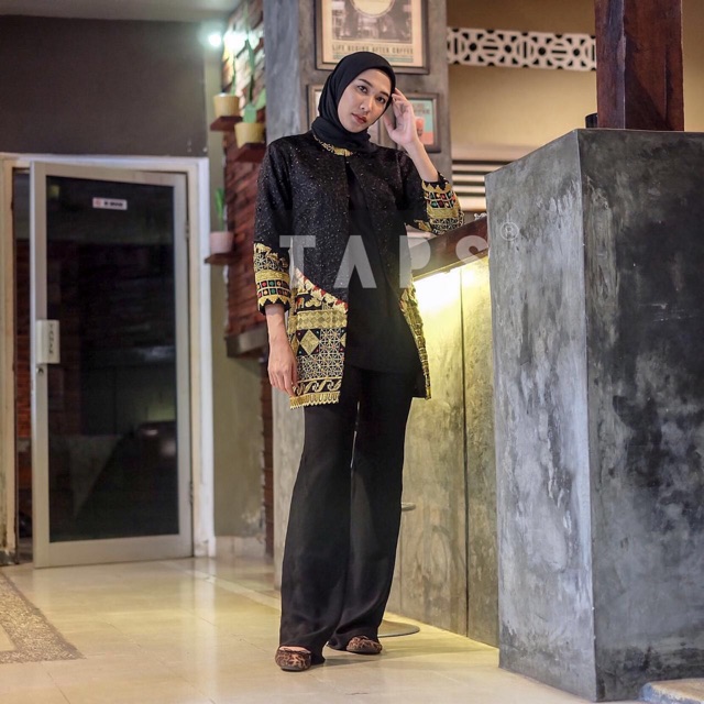 Outer tapis bordir motif gaja