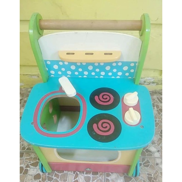 Preloved elc wooden activity kitchen minus Perlengkapan dan pemakaian