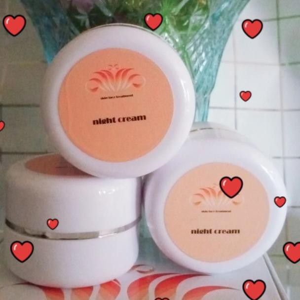 ✰ cream malam alissa ✯