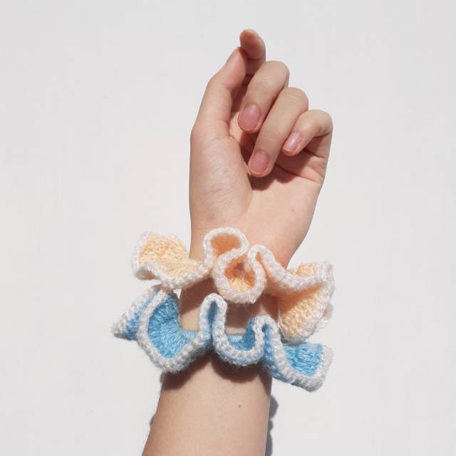 IKAT RAMBUT RAJUT/WOOL SCRUNCHIES