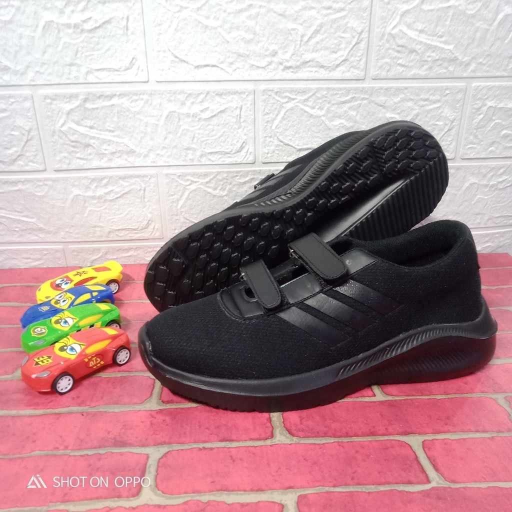 SEPATU SEKOLAH !! SEPATU ADIDAS HITAM POLOS REKAT SEPATU ANAK SNAEKERS CASUAL RUNNING SPORTY CEWEK COWOK TERBARU