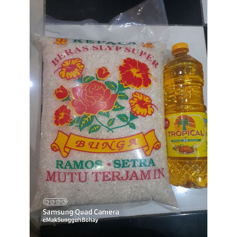 

PAKET BERAS BUNGA RAMOS SENTRA 5 LITER & MINYAK TROPICAL BOTOL 1 LITER TERMURAH