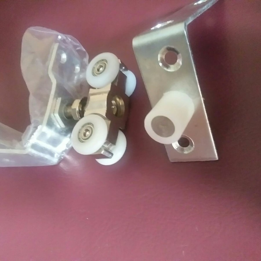 RODA ATAS BAWAH PINTU LIPAT