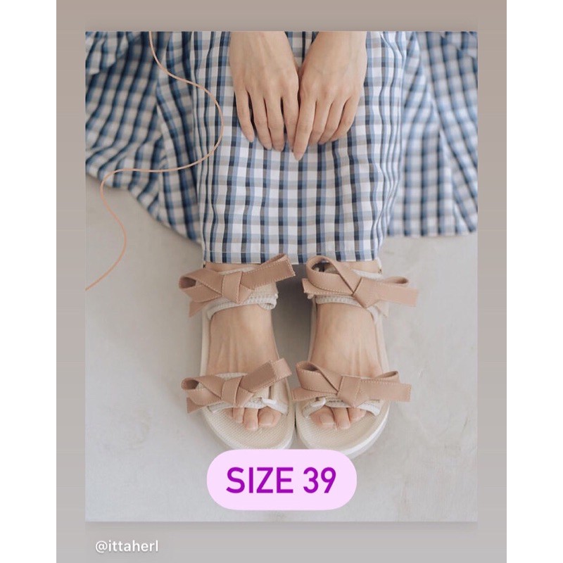Ittaherl Agnis Sandal Oat Size 39