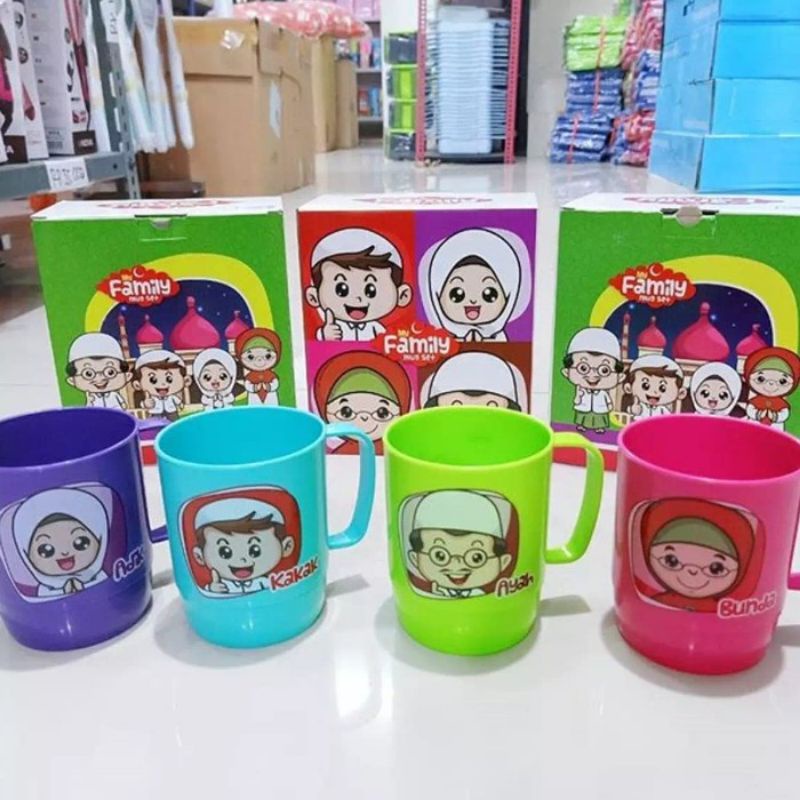 MUG Set Family Set Gelas Minum isi 4 Mug My Family Wadah Plastik Murah Gelas Keluarga Mug Unik Bagus