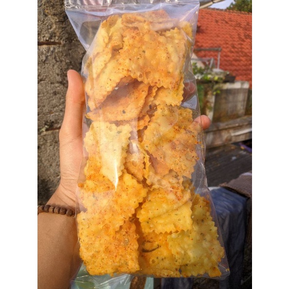 

MAKANAN RINGAN KHAS TASIKMALAYA ASINAN SISTIK BAWANG CEMILAN MURAH PEDAS GURIH DAN RENYAH 200 GR