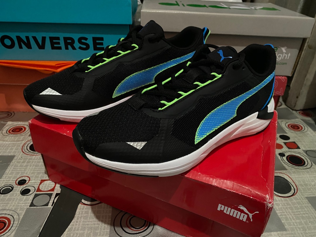 green puma running shoes