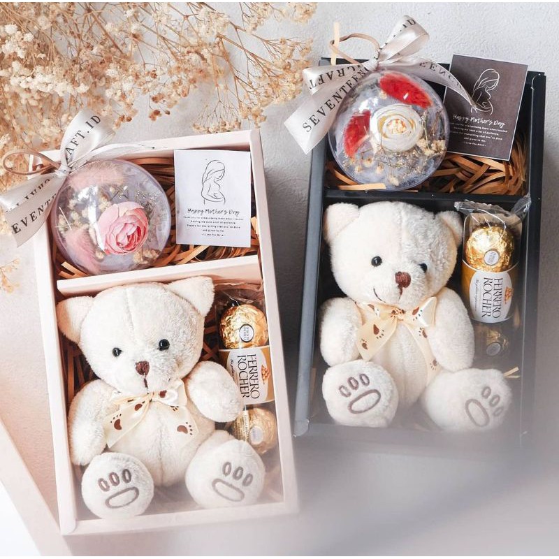 

Faranisa Box Hadiah kado wisuda , ulang tahun , anniversary