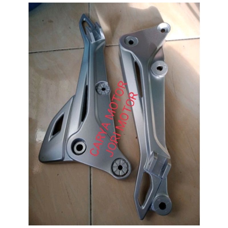 bustep footstep belakang suzuki smash Titan