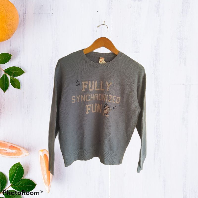 Sweater UNIQLO Disney Second Original / Sweater UNIQLO Second Original / Sweater UNIQLO Original