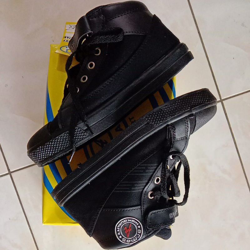 Sepatu Sekolah Cewek/Cowok / Sepatu Boot Hitam Katun Tebal