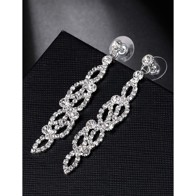 LRC Anting Tusuk White K Alloy Diamond Stud Earrings F72427
