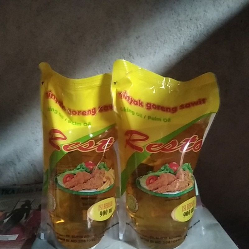 

Minyak goreng Resto