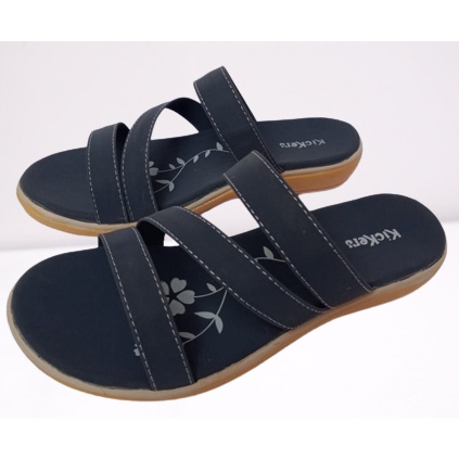 Sandal wanita selempang kickers selop casual slop asli original sendal flop kasual slip on perempuan dewasa cewek remaja simpel elegan bagus mewah kondangan pesta bermerek sehari hari empuk nyaman terbaru kekinian murah promo cuci gudang gratis ongkir COD