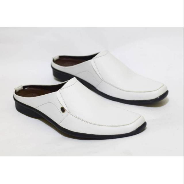 Sandal sepatu flat bustong putih pria casual