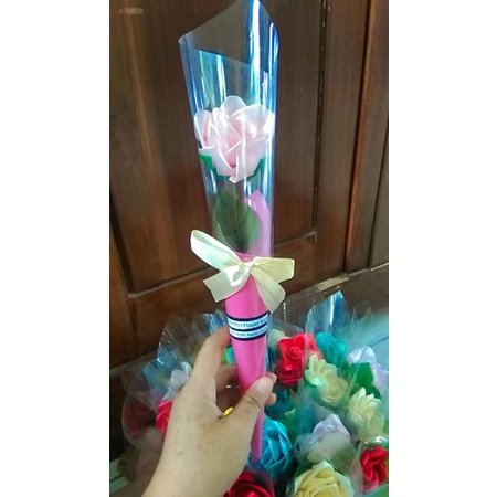 Buket Bunga Mawar "Pita Satin" with Plastik 1 Tangkai