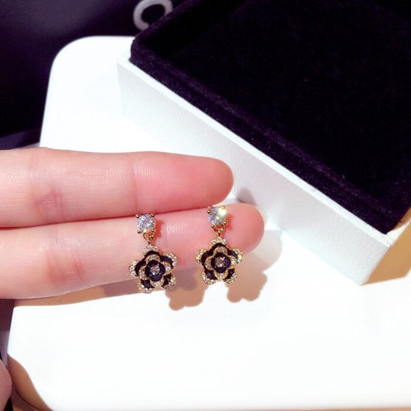 Versi Korea Dari Kepribadian Fashion Baru Anting Mawar Tiga Lapis Hitam