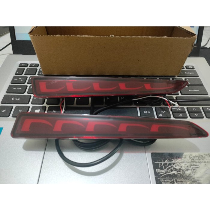 Lampu Reflektor Bumper Belakang Led Lamp Mobil Toyota Raize Model L