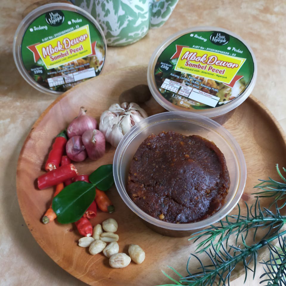 

Sambel Pecel Khas Nganjuk Mbok Dewor Sedap Enak Extra Pedas/Sedang (250gr)