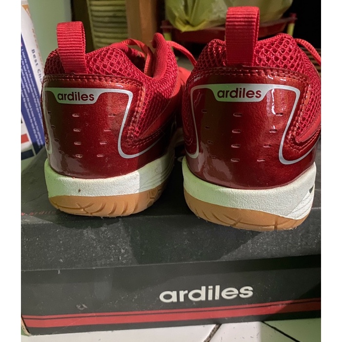 sepatu badminton olah raga ardiles no 43 second bekas