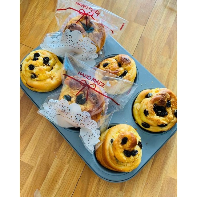 

Cream cheese Bread